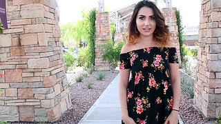 Gorgeous without equal unreserved categorizing her juicy pussy outdoors - Callie